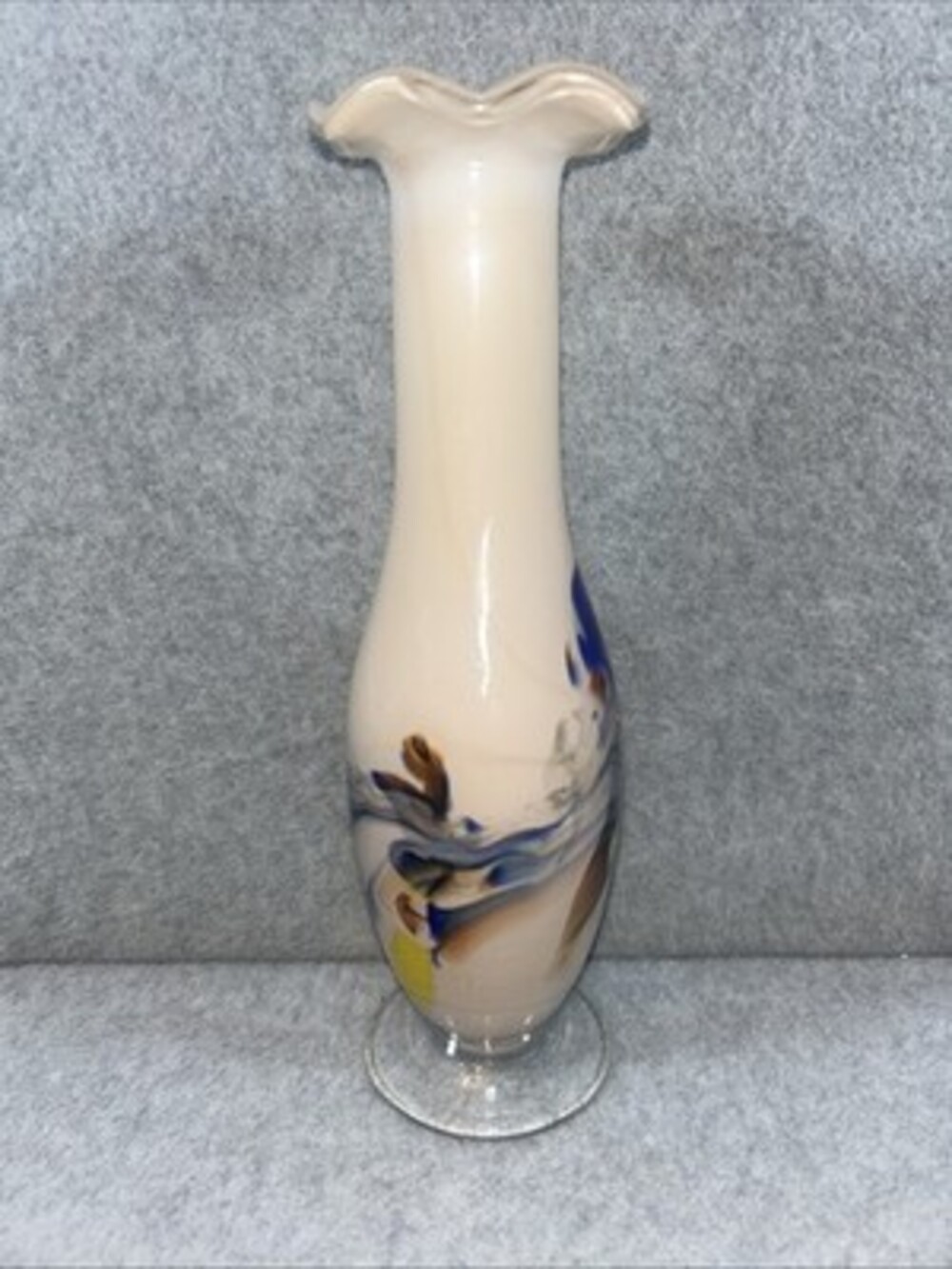 Murano 9" Art Vase With Ruffle Top And Clear Bottom - Picture 4 of 6